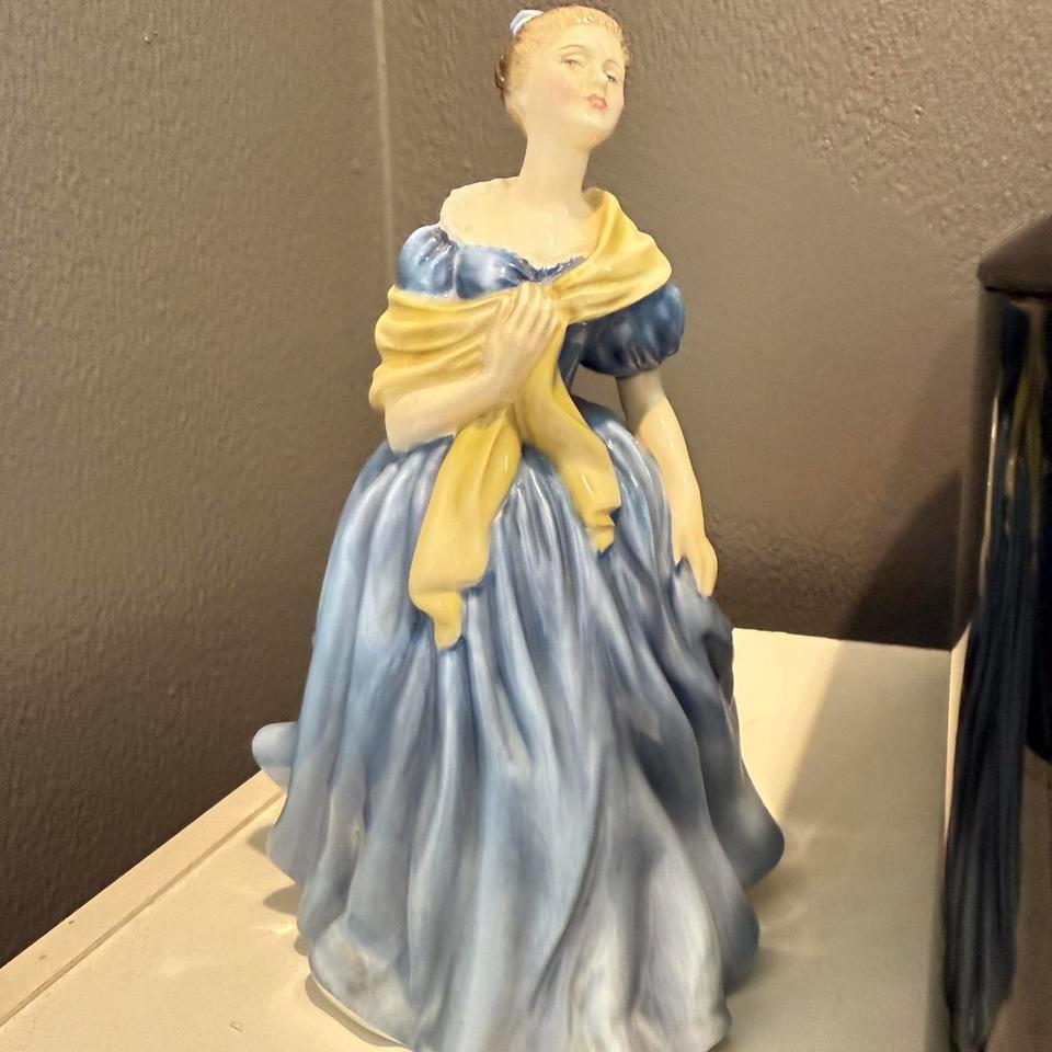 Royal Doulton Hn 2304 2