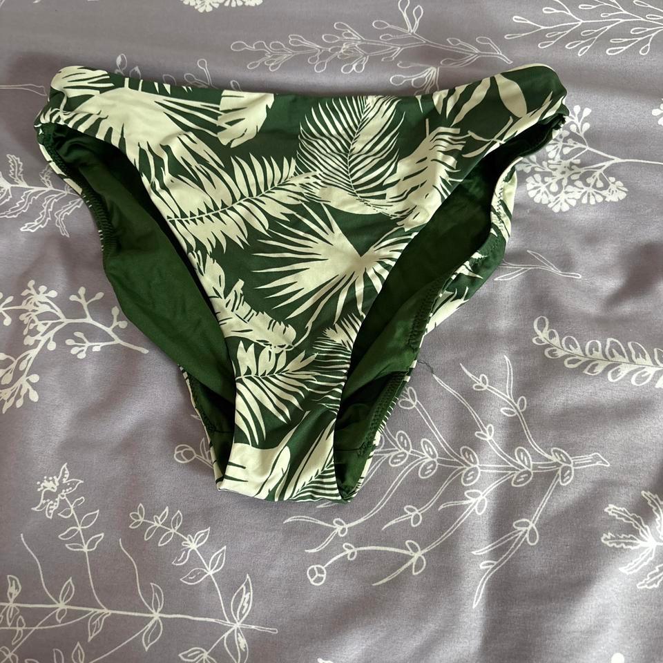 Reverse Able Green And White C56c 3