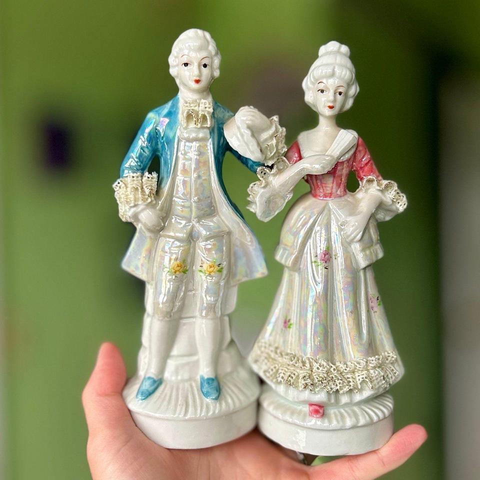 Vtg Quaint Colonial Victorian Style 7d20