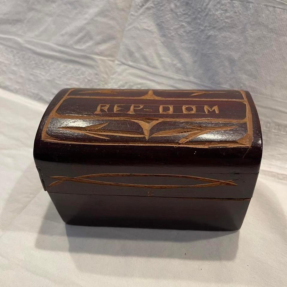 Handcrafted Wooden Trinket Or Jewelry 323e