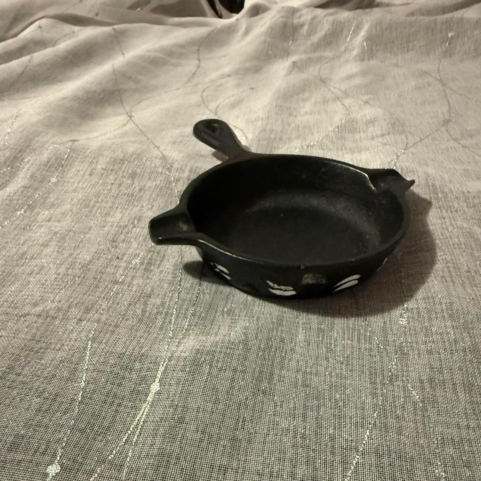 Mini Cast Iron Skillet With B70e 2