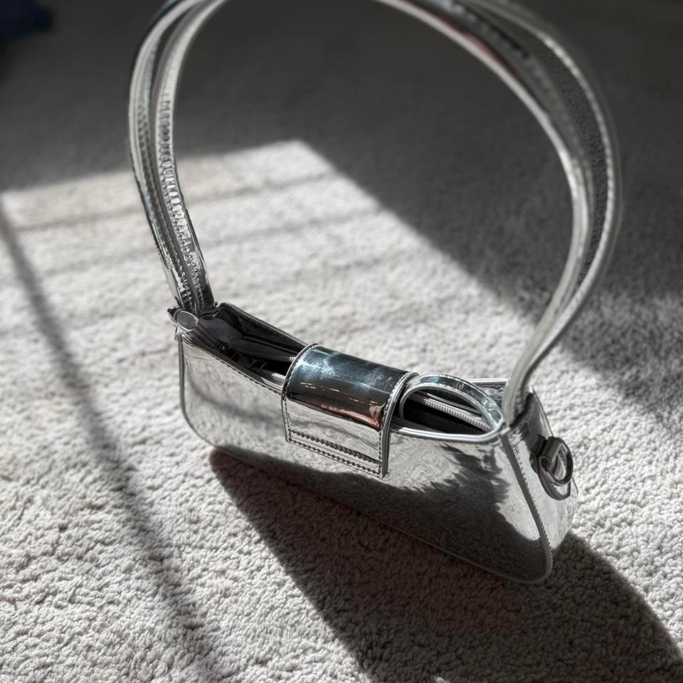Mirrored Silver Patent Leather Handbag C62b 3