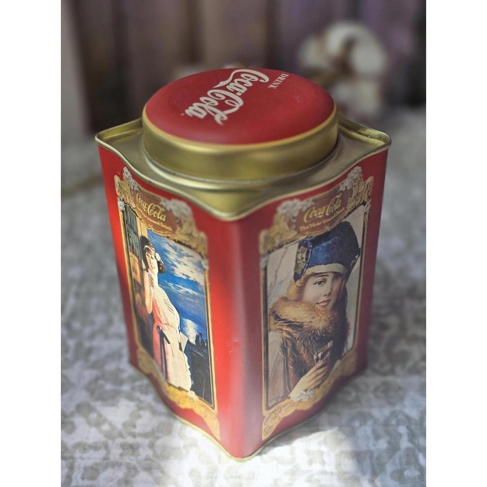 Vintage Coca Cola Tin Retro Lady