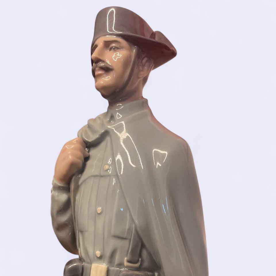 Lladro Spanish Porcelain Statue Made