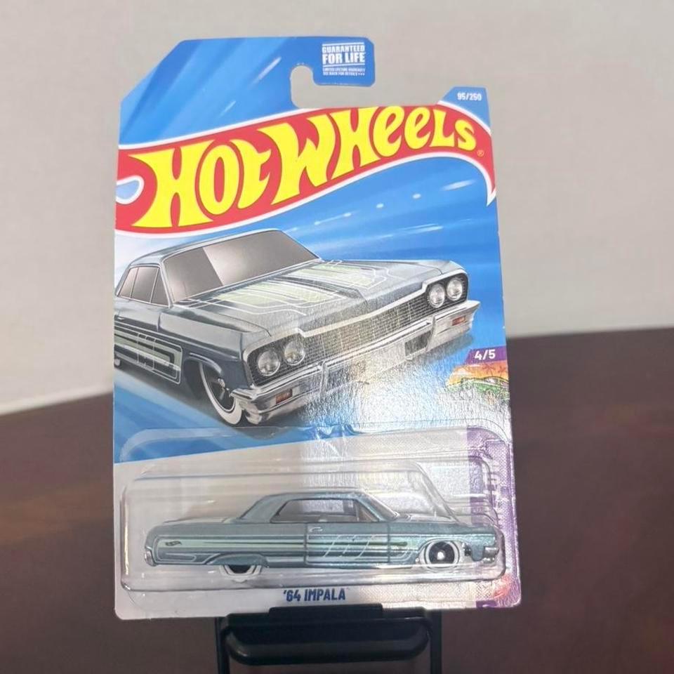 Hot Wheels 64 Impala 95250 8366