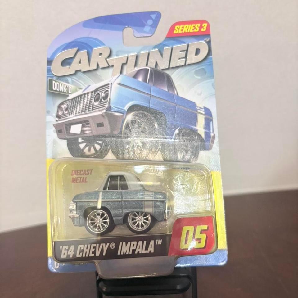 Car Tuned Series 3 64 B472