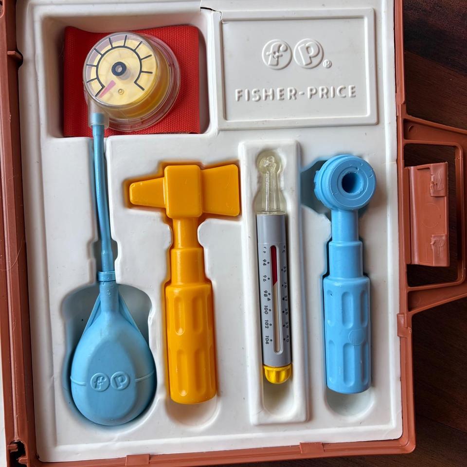 Vintage 1977 Fisher Price Medical Kit 7d14 7