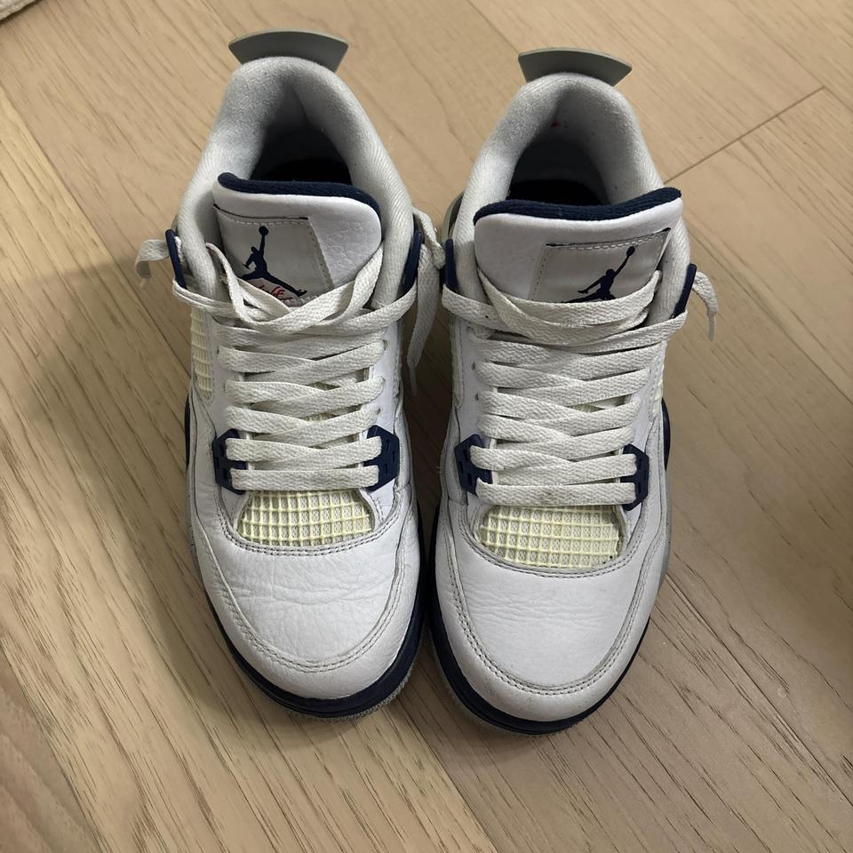 Midnight Navy Blue Jordan 4s