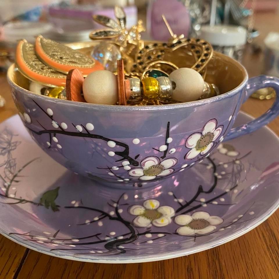 My Mystery Vintage Japanese Teacup A320 4