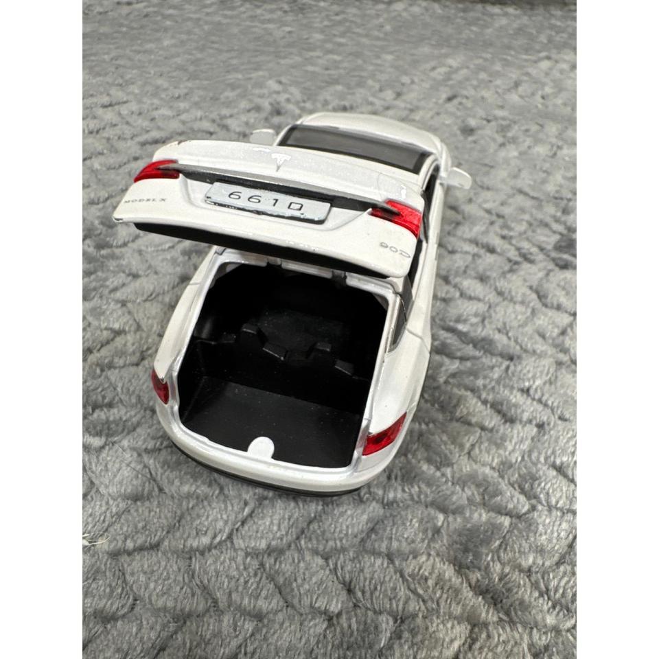 Tesla Model X 90d Diecast 8886 5
