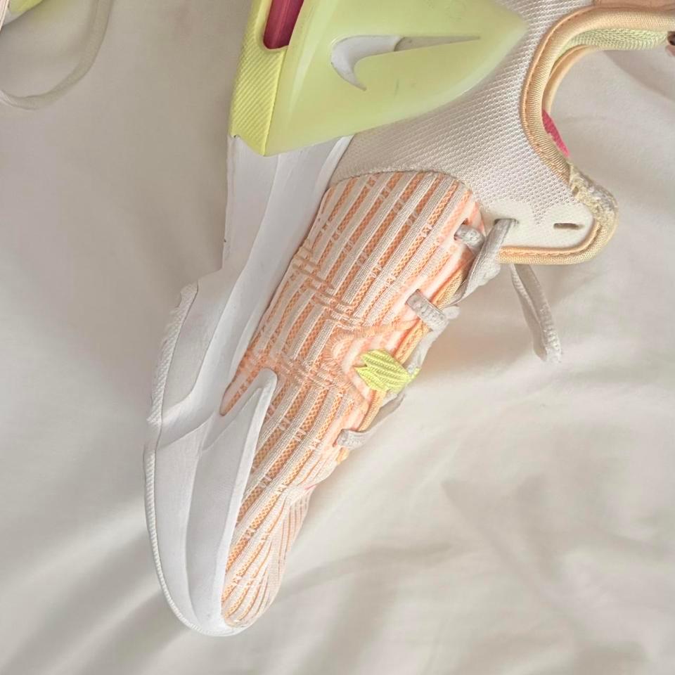 Nike White Pink Volleyball C8a0 3