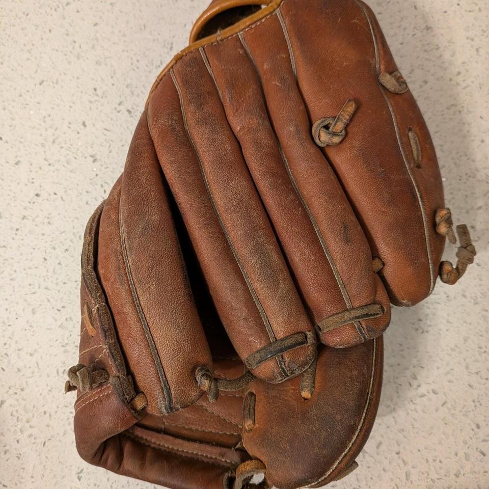 Vintage Wilson Baseball Glove 2