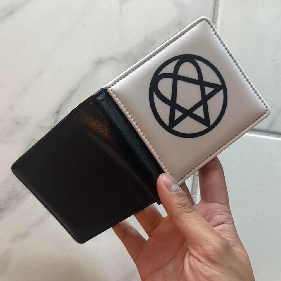 Heartagram Wallet Brand New 25e9 2
