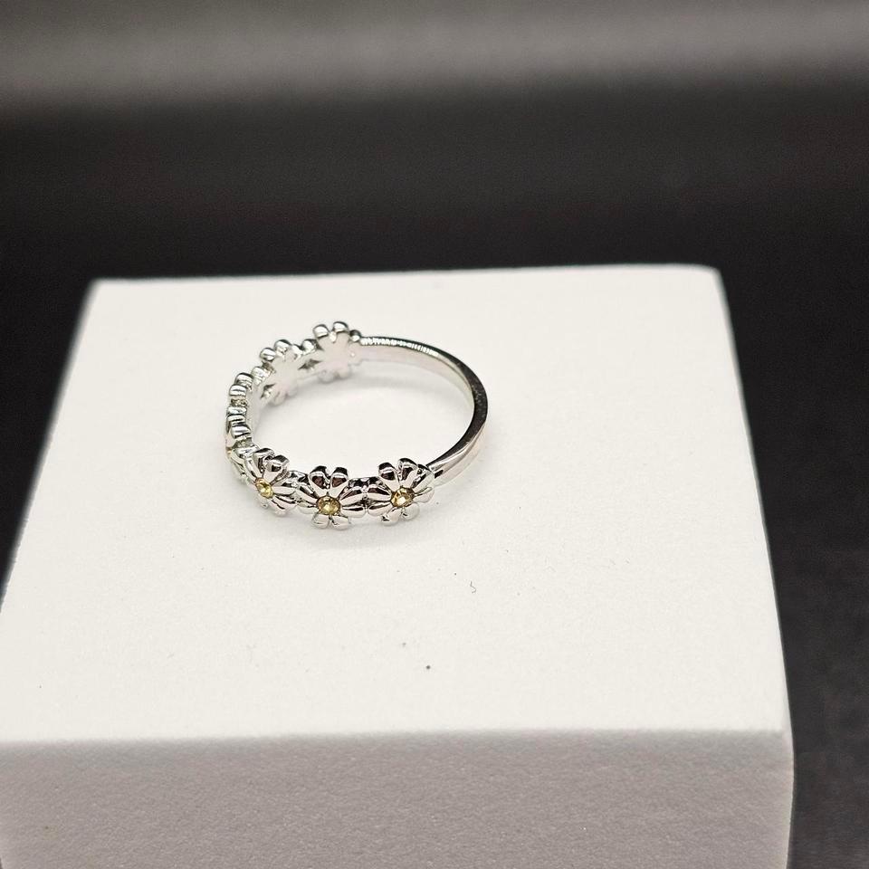Silver Plated Daisy Ring Size 2