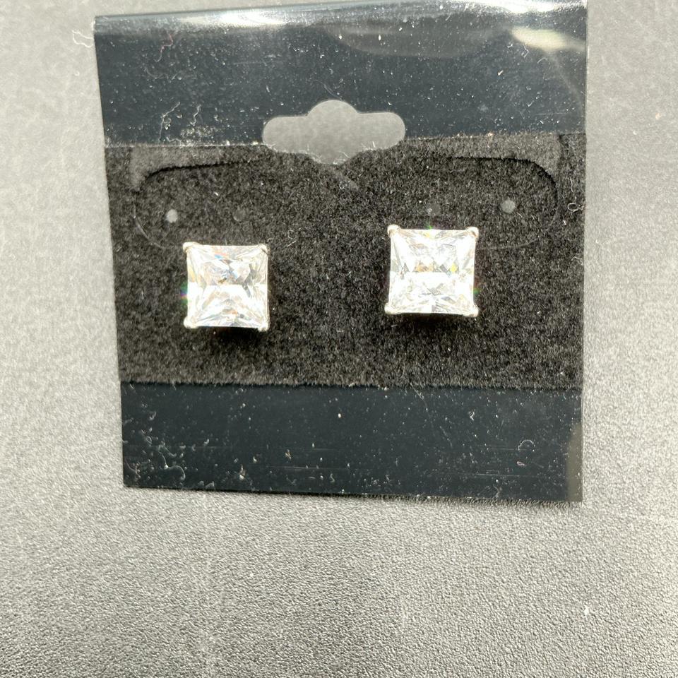 0226 36 Square Silver Tone Earrings B245