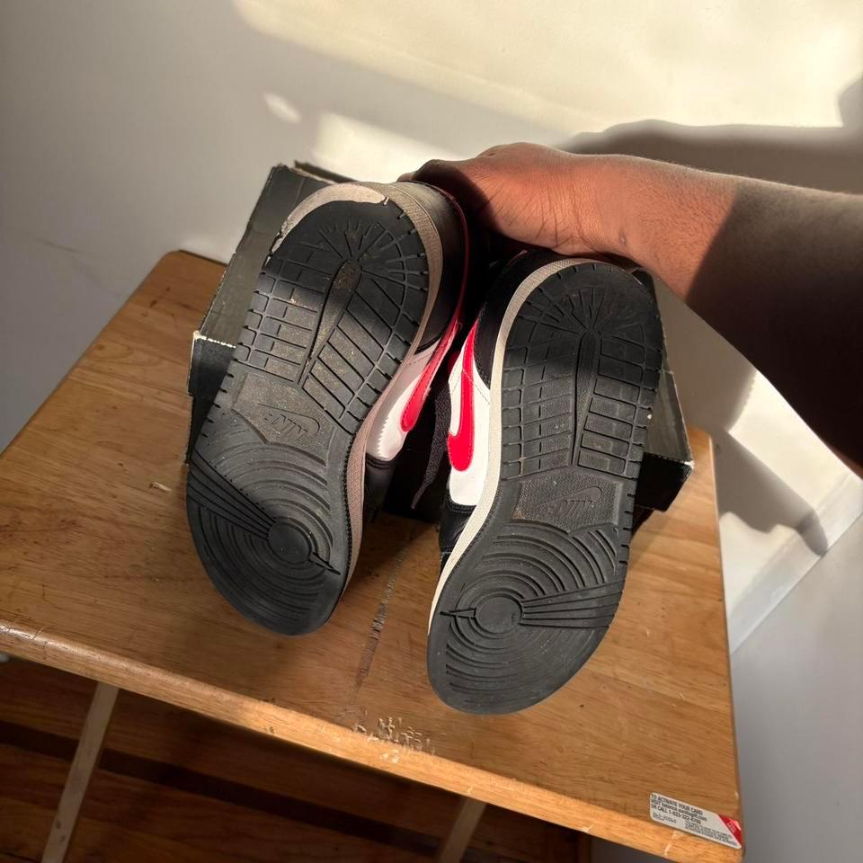Air Jordan 1 Mid Bred 5