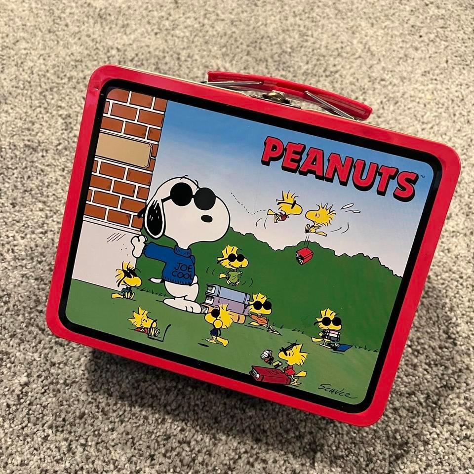 Vintage 1998 Peanuts Tin Lunchbox 43ef