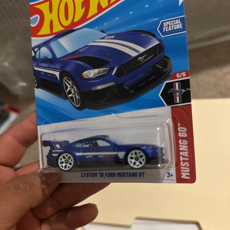 Hot Wheels Custom 18 Ford 2