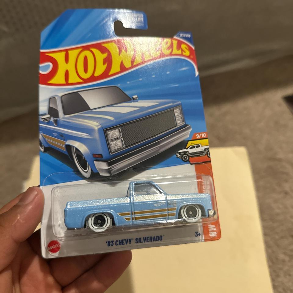 Hot Wheels 83 Chevy Silverado