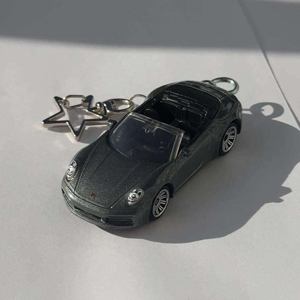 Porsche 911 Carrera Y2k Keychain 82c4