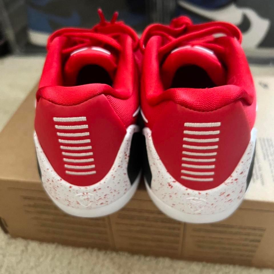 Size 6 Nike Kobe 3752 6