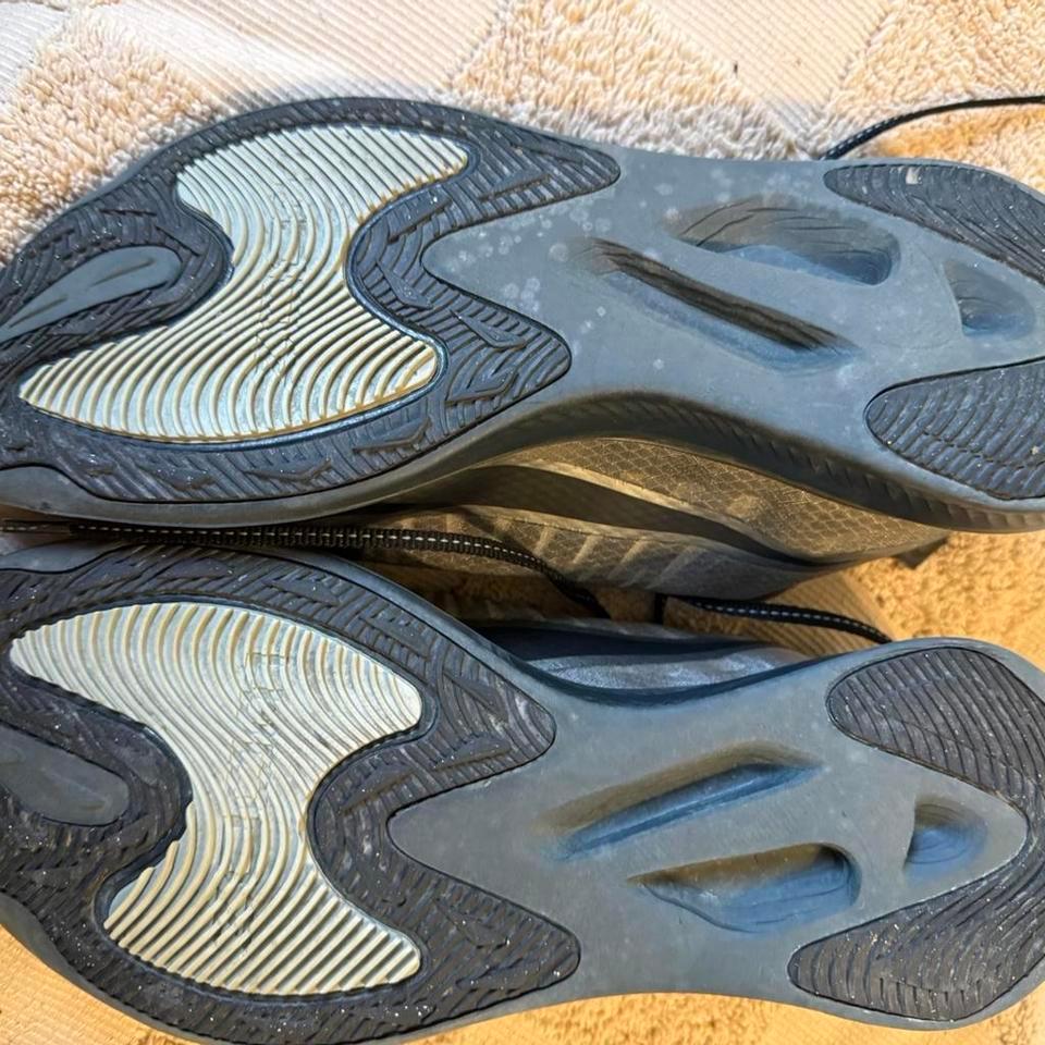 Nike Zoom Gravity Running Shoes A840 3