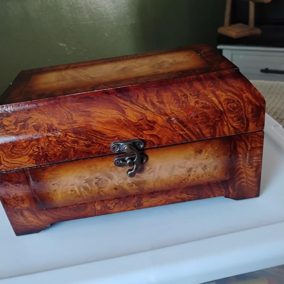 Wooden Box With Metal Clasp 0d31