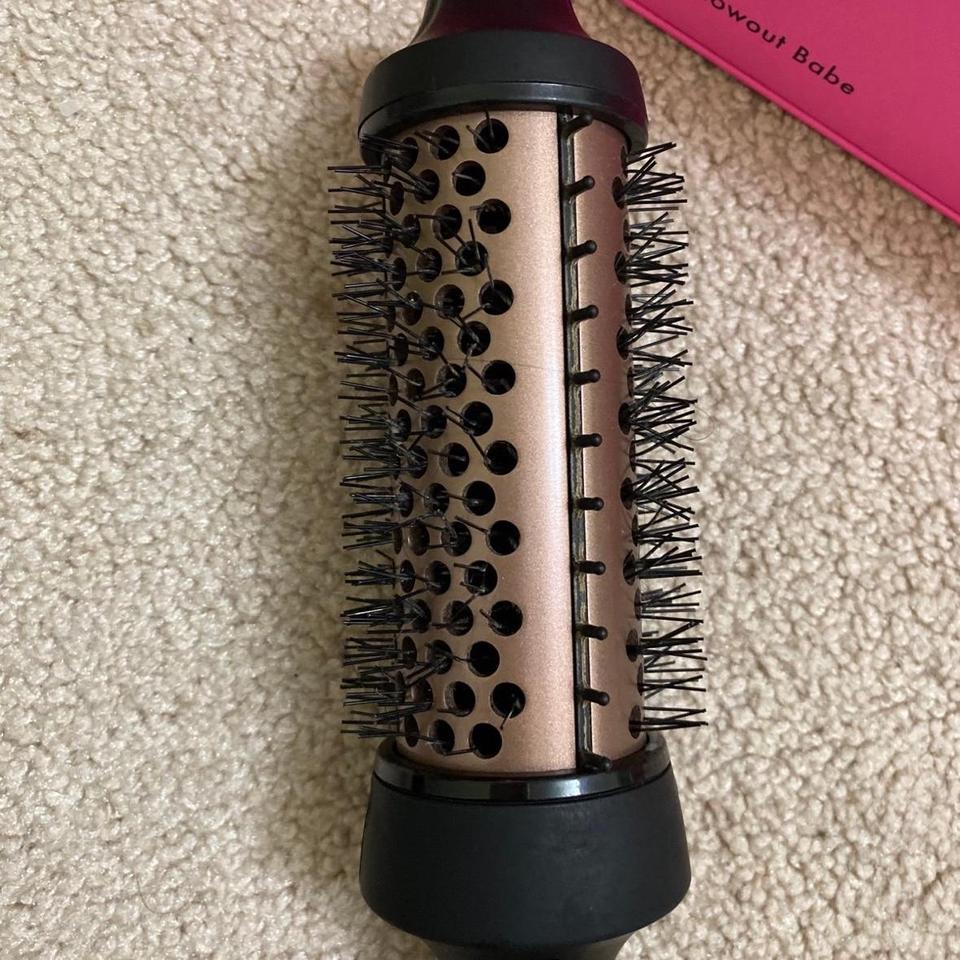 Amika Blowout Babe Thermal Brush 3