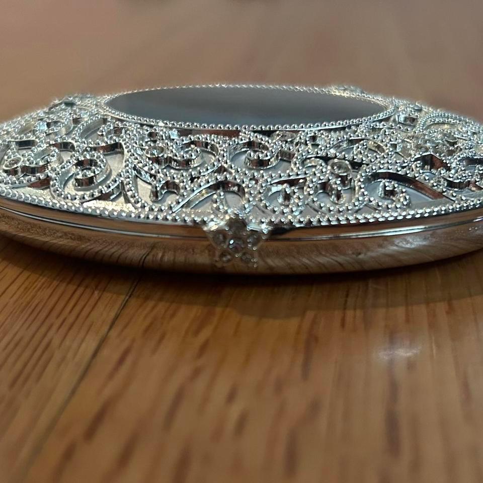 Silver Vintage Compact Mirror With B02d 7