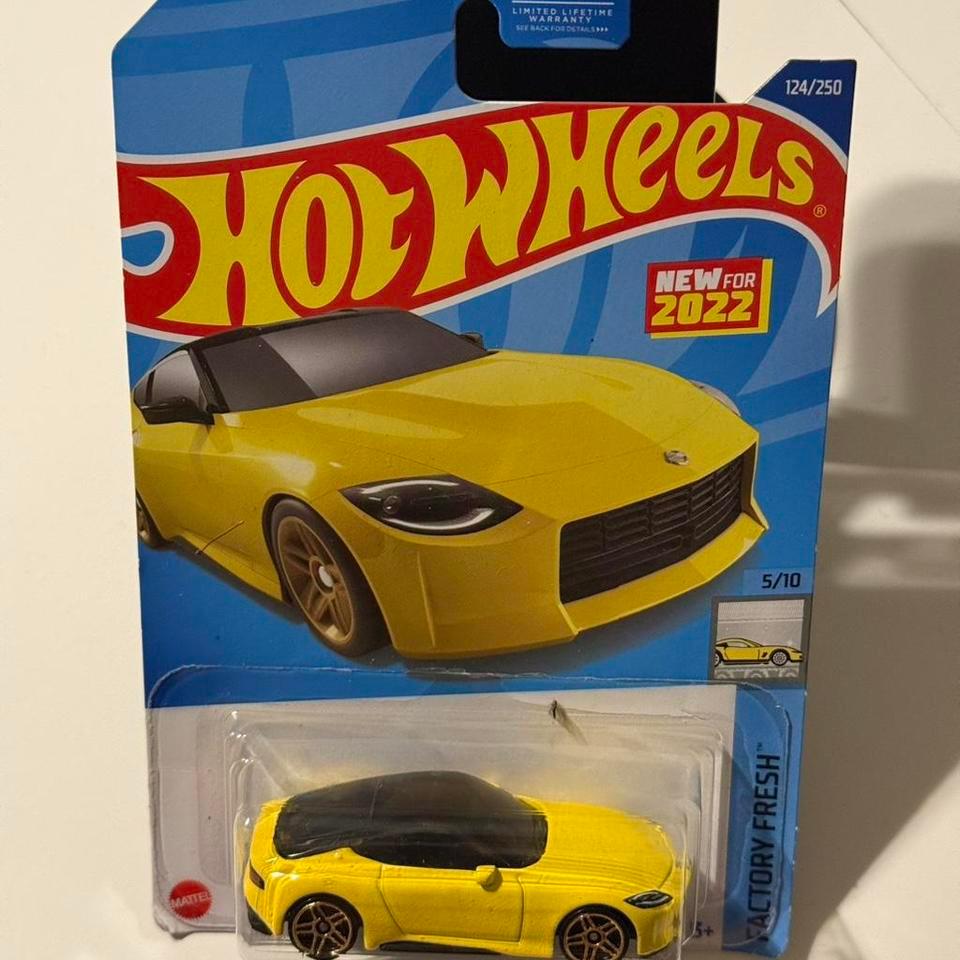 Yellow Nissan Z 2022 Hot 2