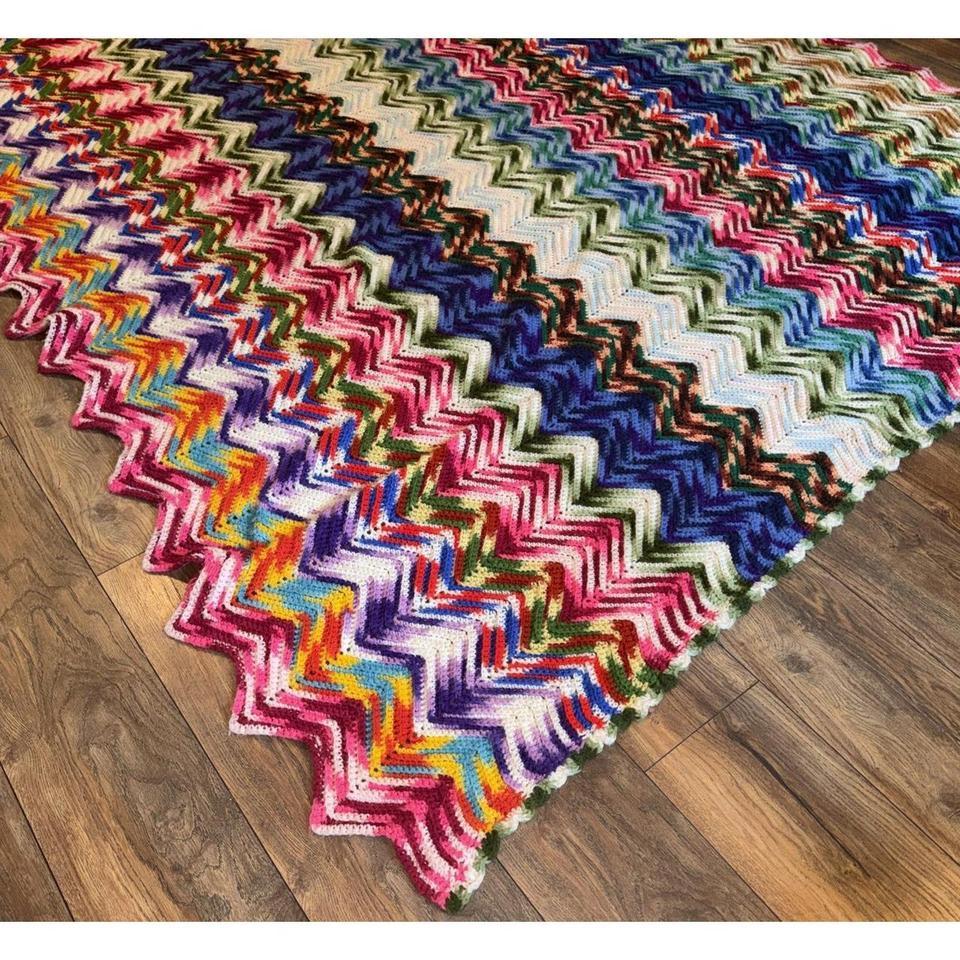 Vtg 70s Crochet Handmade Afghan Eaf5