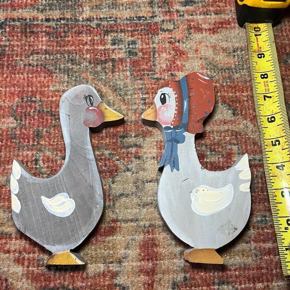 Vintage Hand Painted Wooden Goose Wall D822