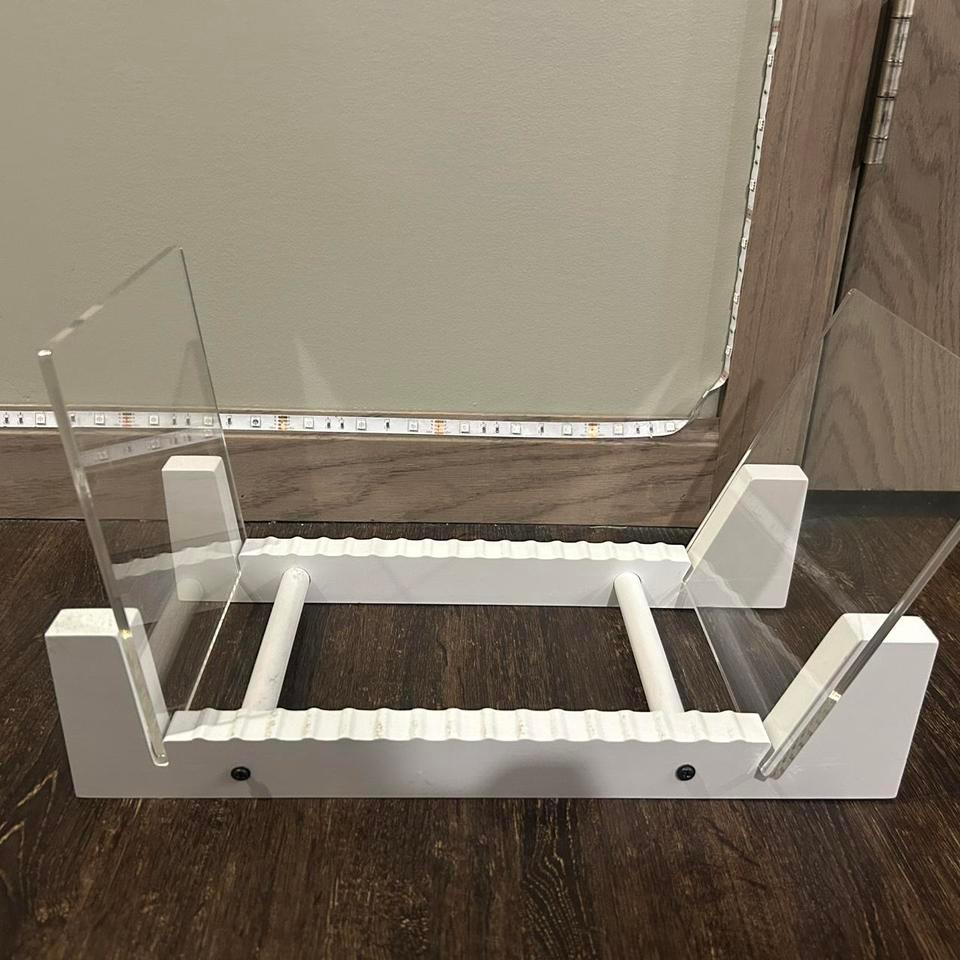Acrylic And White Record Stand 55ae