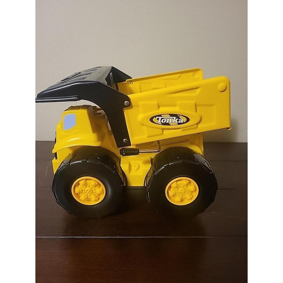 Tonka Dump Truck Metal Plastic