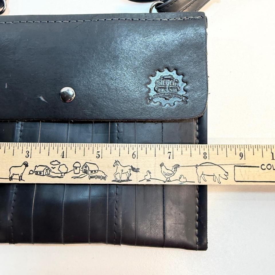 Bicycle Trash Crossbody Bag Black 416e 7