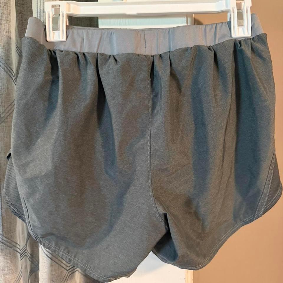 Under Armour Grey Shorts Size 756d 2