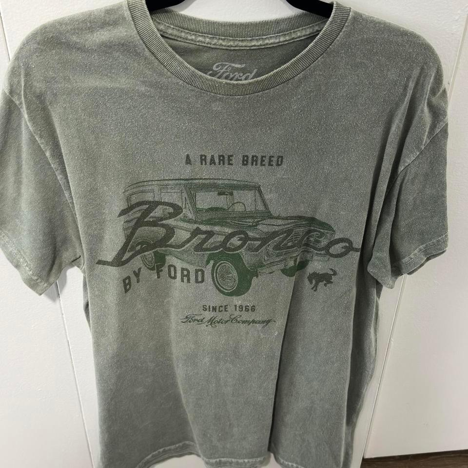 Grey Ford Mustang T Shirt C274