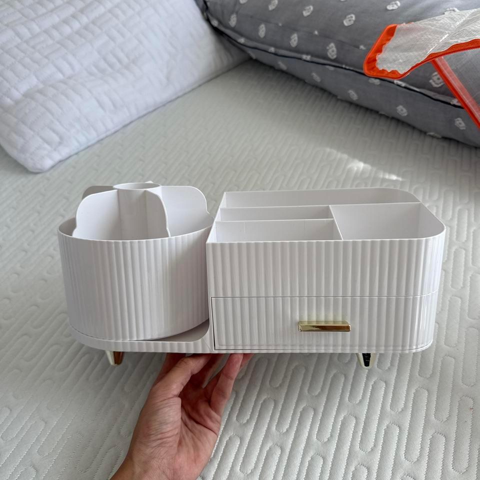 Makeup Organizer Great Condition F560