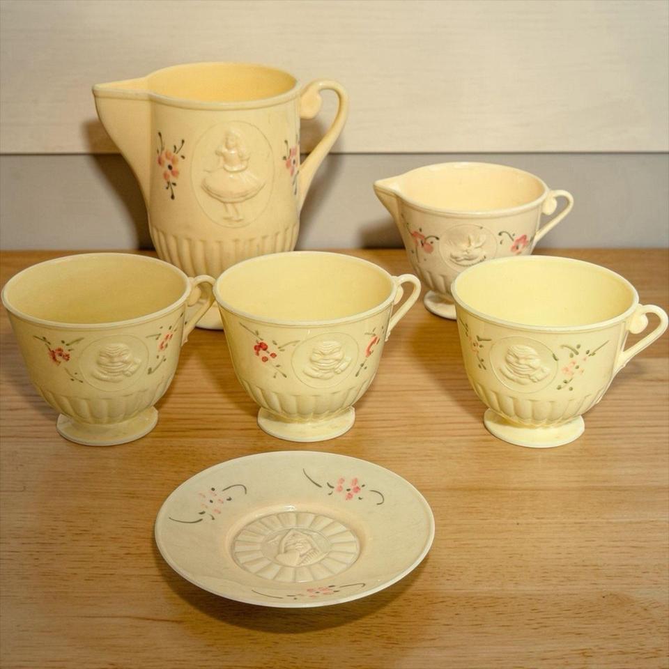 1940s Alice In Wonderland Tea 17df