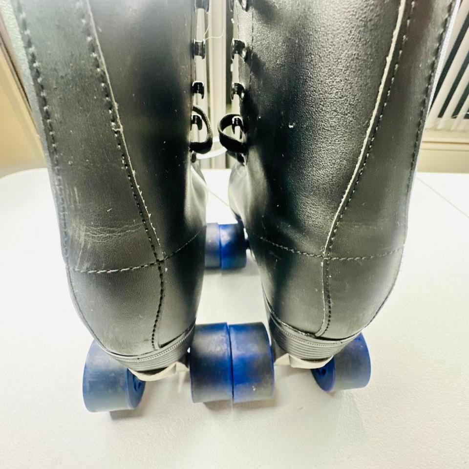 Chicago Black Roller Skates With Efca 4