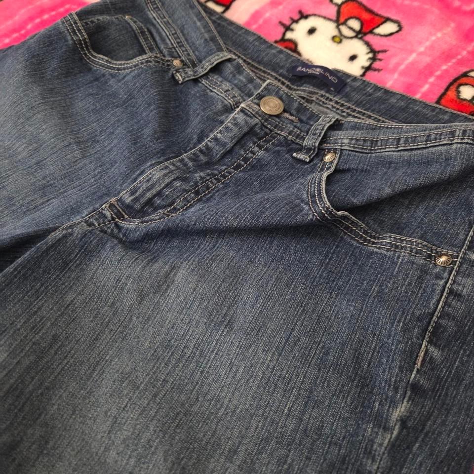 Dark Wash Capris With Rhinestone 4