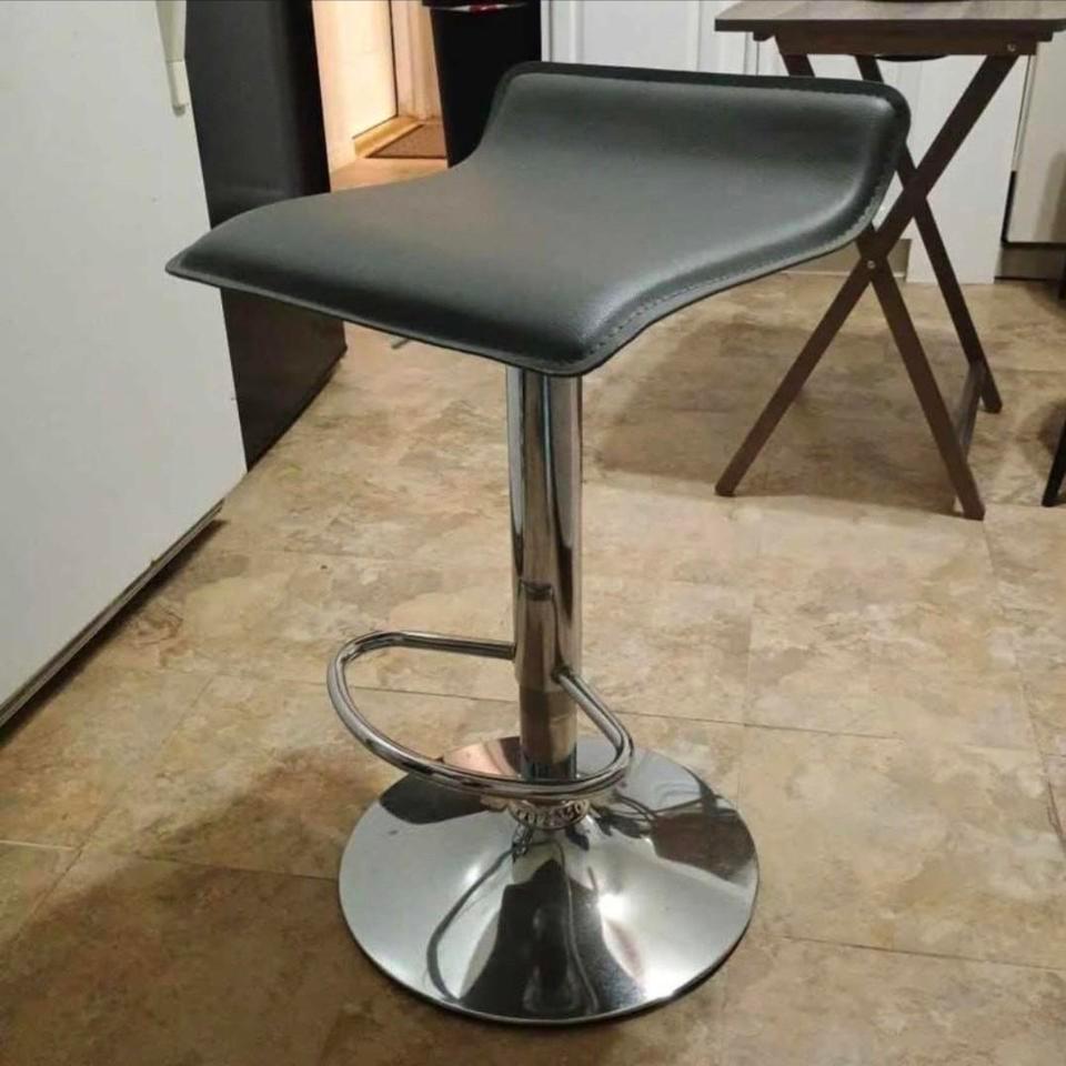 Black Leather Bar Stool With 221e