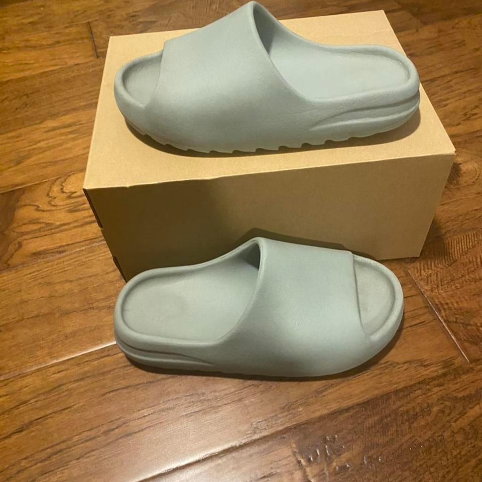 Yeezy Slides Salt Colorway Size