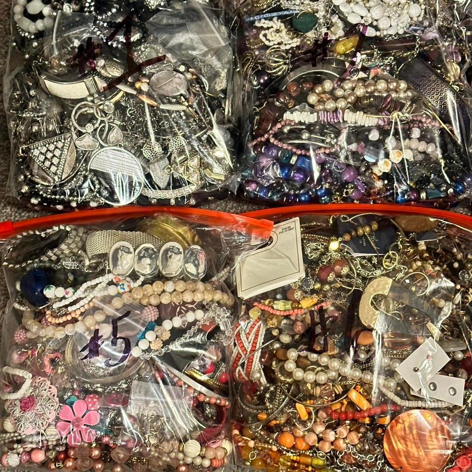 Jewelry Lot With Necklaces Earrings A7e7 4
