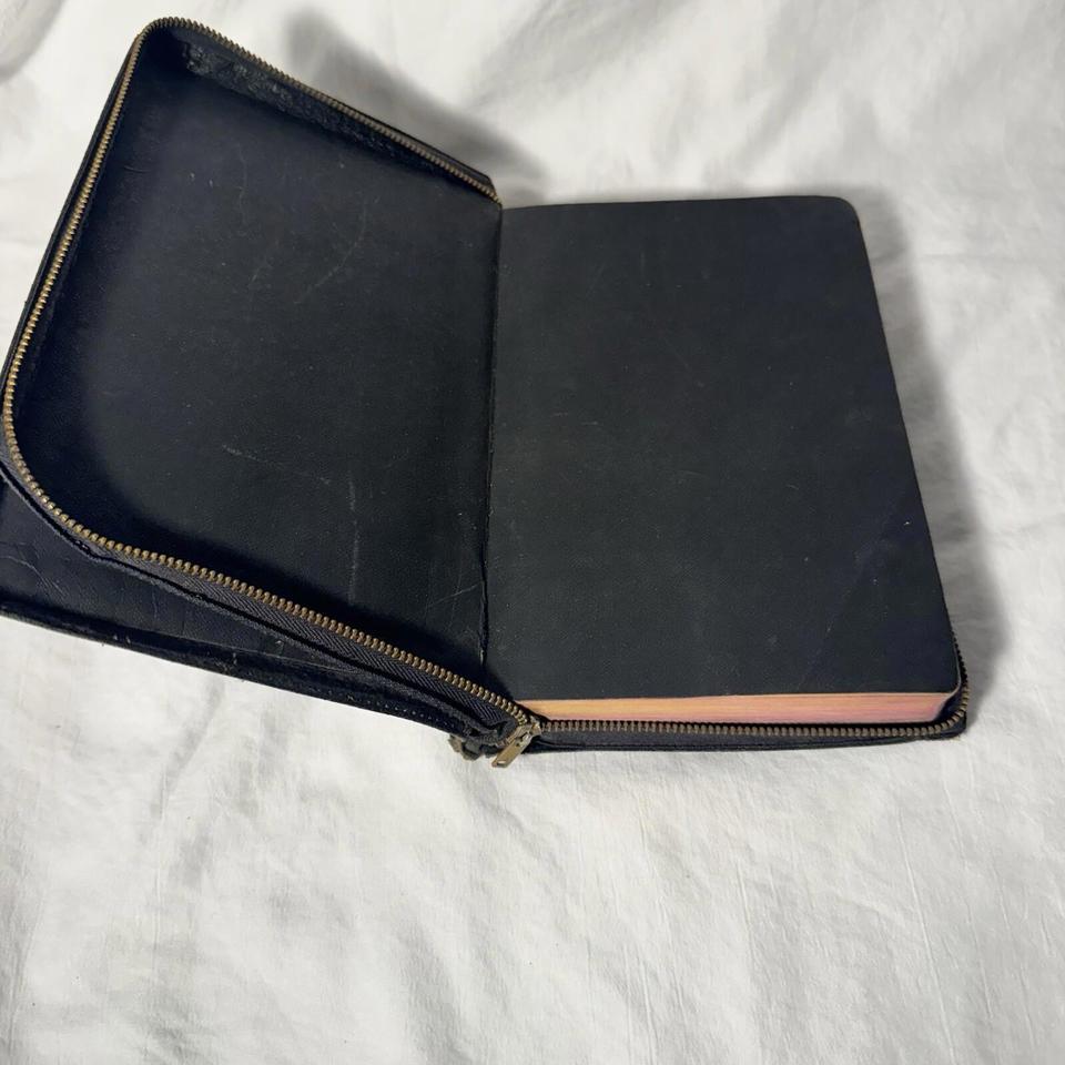 Vintage Holy Bible Zipper Cover 3