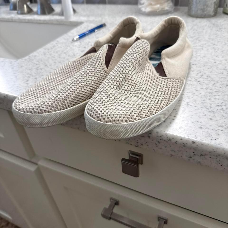 Tommy Bahama Cream Slip On 42ba 2