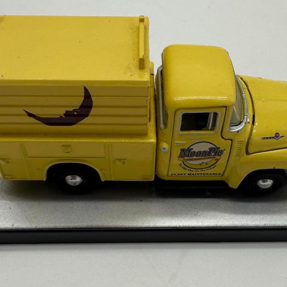M2 Machines 1956 Ford F 100 3