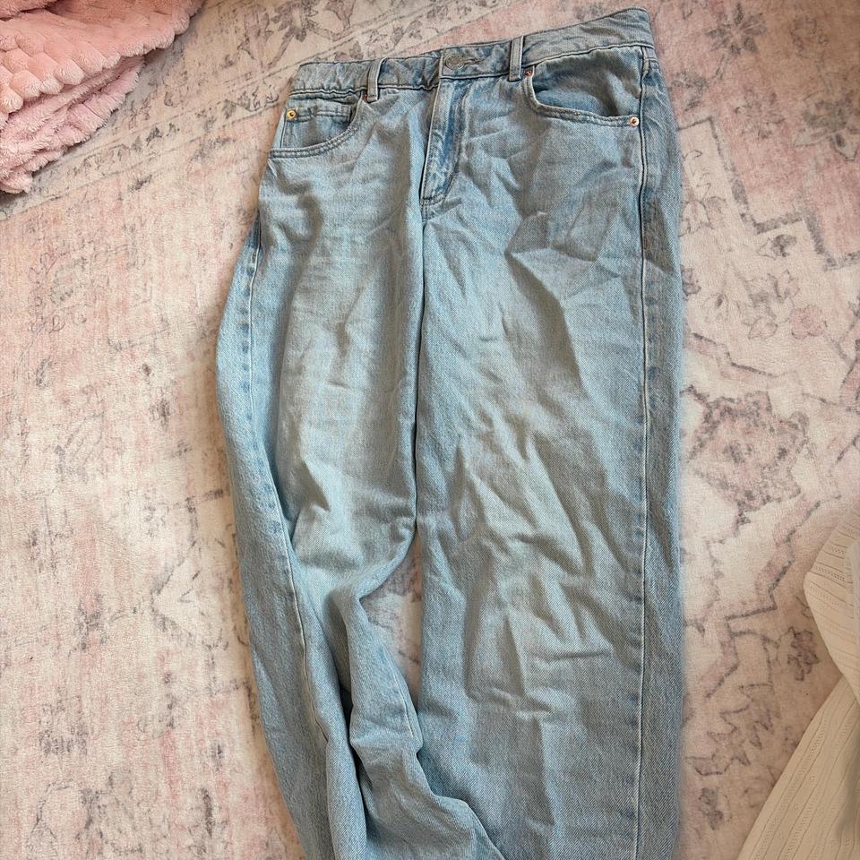 Light Wash High Waisted Mom Jeans