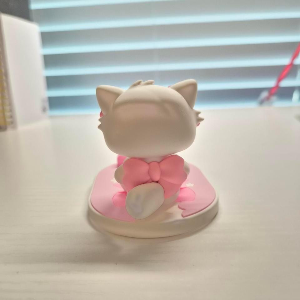 Cute Mikko Mousse Kitty Desk 3
