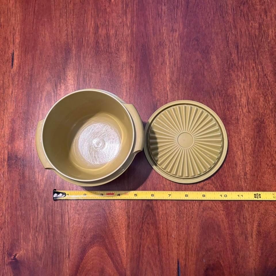 Tupperware Servalier Storage Bowl Avocado 8